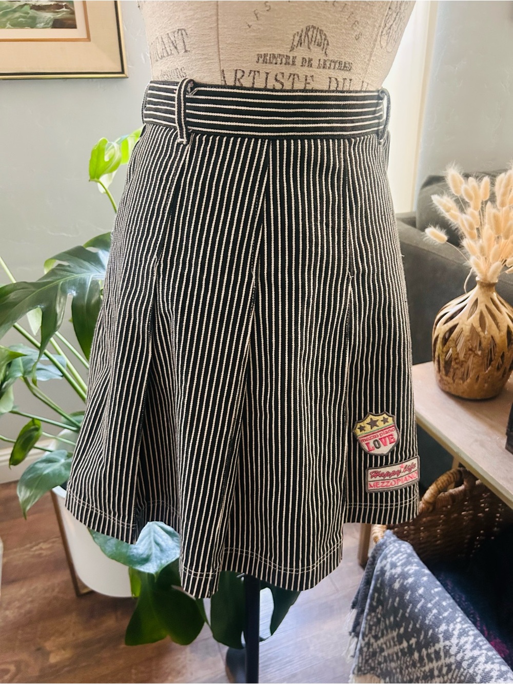 Mezzo Piano vintage black and white pinstriped pleated mini skirt - Picture 7 of 13